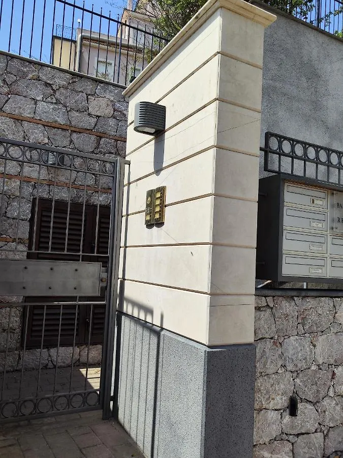 Dhome Baia Mazzaro' 0*, Taormina
